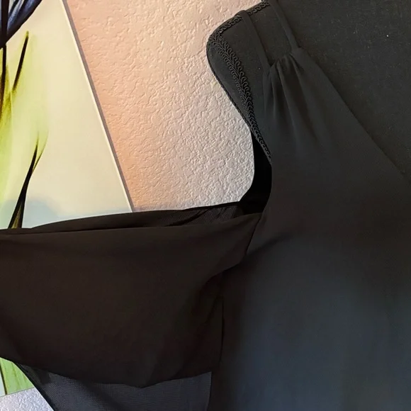 New dress size medium - Picture 2 of 6